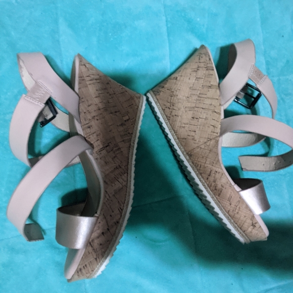 Ladies Sandals - Picture 2 of 3